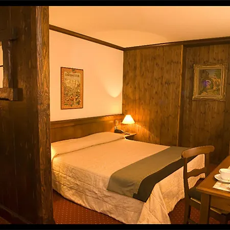 Hotel Dei Camosci Courmayeur Room photo