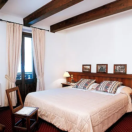 Hotel Dei Camosci Courmayeur Room photo