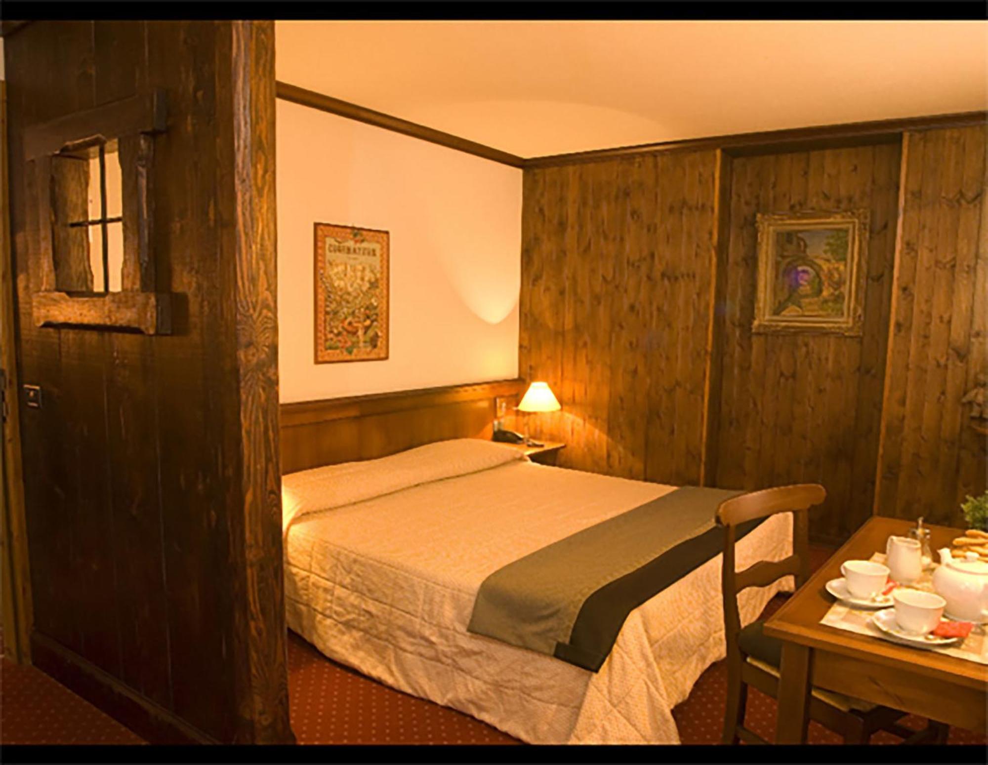 Hotel Dei Camosci 3*